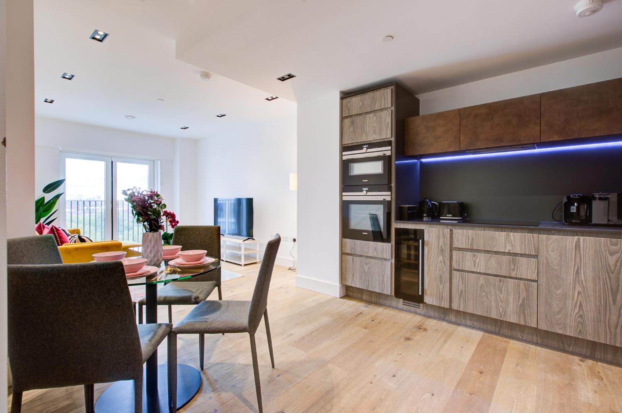Appartement Apes Tower By Artsy